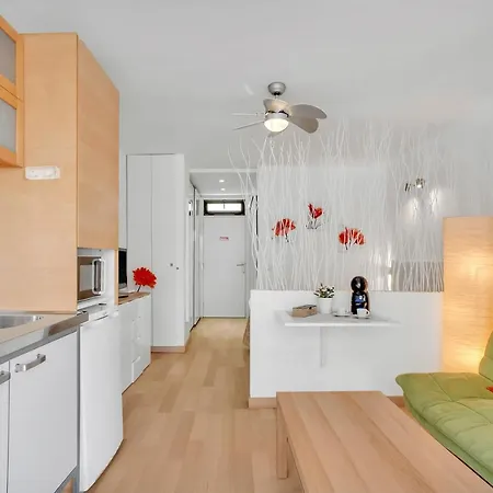 On The Beach, Sea View, Fast Fiber, Pool, Parking