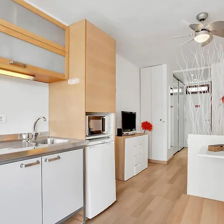On The Beach, Sea View, Fast Fiber, Pool, Parking Apartment