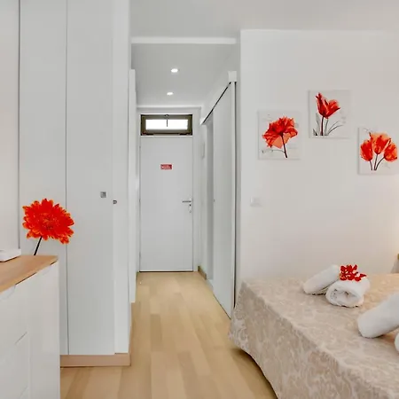 On The Beach, Sea View, Fast Fiber, Pool, Parking