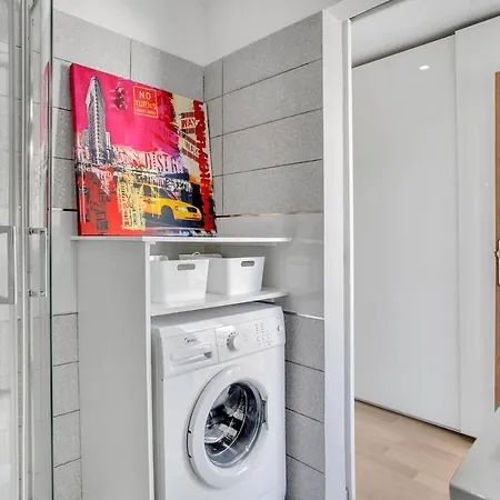 On The Beach, Sea View, Fast Fiber, Pool, Parking Apartment *