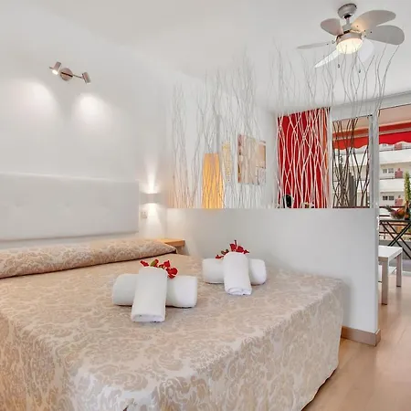 On The Beach, Sea View, Fast Fiber, Pool, Parking Apartment *