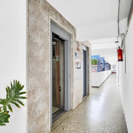 On The Beach, Sea View, Fast Fiber, Pool, Parking Apartment